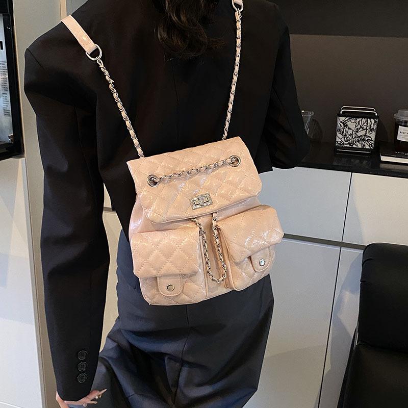 Backpack Women's Backpack Women's New Fashion Design Sense Travel Lightweight Chain School Bag