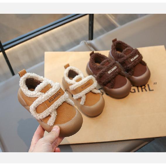 Mokassins mit dicker Sohle im amerikanischen Stil für Kinder, Winter-Fleece-gefütterte neue warme Pelzschuhe für Mädchen für draußen, Schnee-Baumwollschuhe