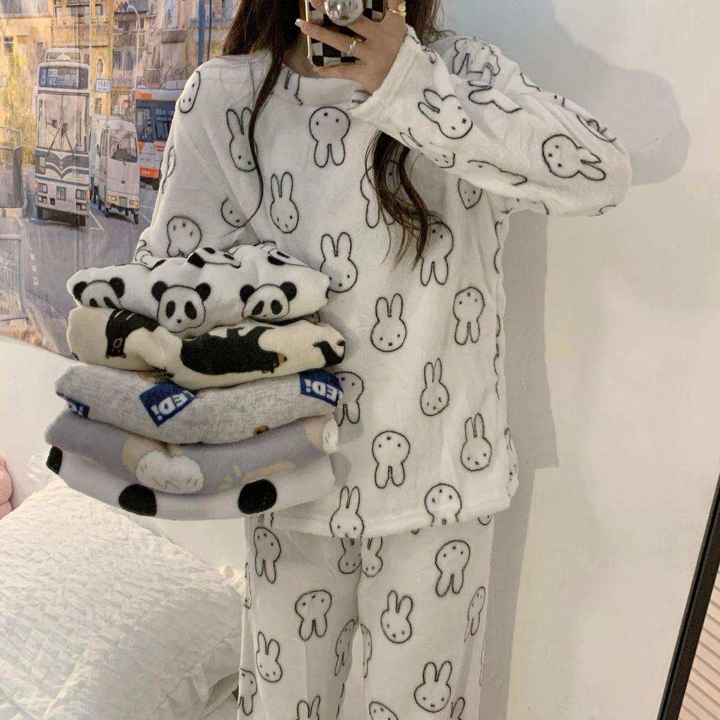 Damska Urocza Zimowa Piżama z Polaru Koralowego - Gruby Aksamitny Flanelowy Zestaw z Długim Rękawem