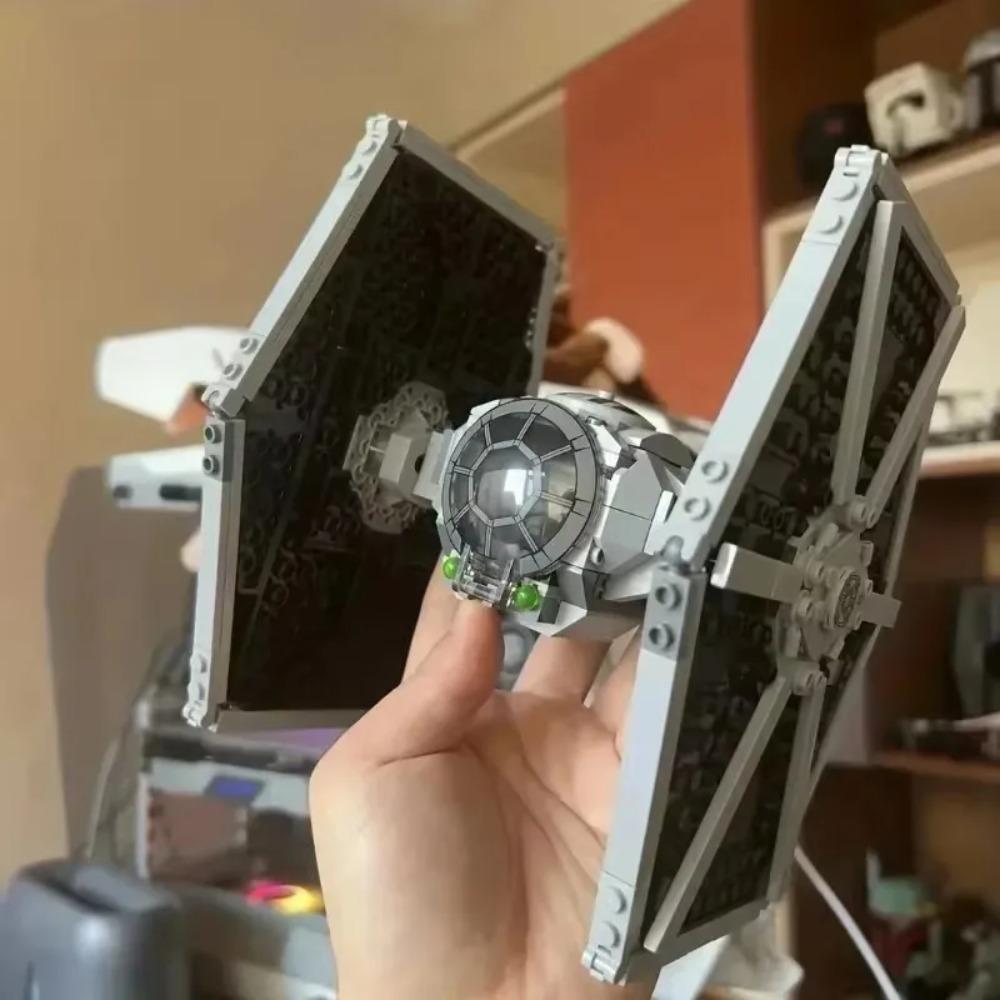 Nuovo modello di caccia spaziale MOC decorazione per la casa blocchi da costruzione regalo per vacanze bambini ragazzo