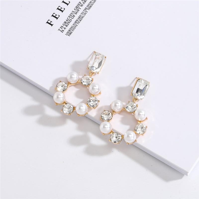 Elegant Korean Dongdaemun Pearl Stud Earrings - Versatile & Fashionable Street Style for Women