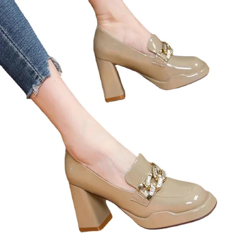 Damesko i lakkskinn Tykke hæler Mary Jane-sko Mote Firkantet tå Damer Elegant Kjole Enkel Metallspenne Høye hæler