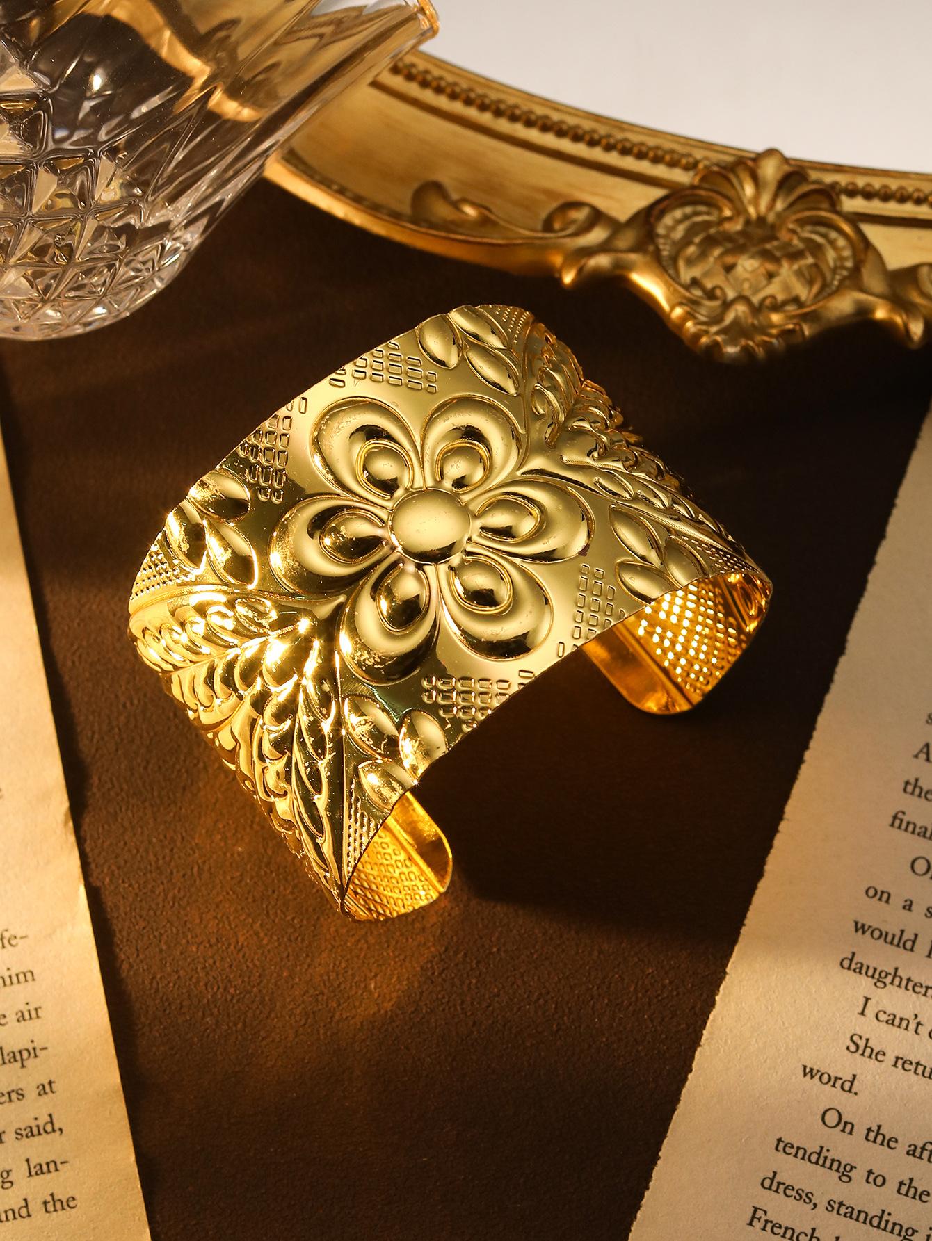 Retro High-End Wide-Sided Bracelet Bohemian Ethnic Style Engraved Pattern Bracelet Temperament Light Luxury Jewelry