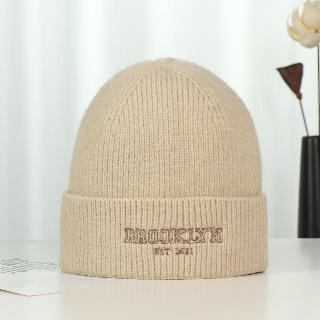 Autumn and Winter Couple Knitted Hats with Embroidered Letters Outdoor Cycling Warm Knitted Hats