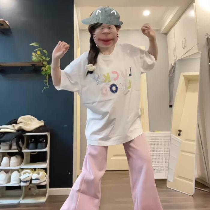 

2025 Summer Loose Fit Cotton T-Shirt with Youthful Letter Print for Women M белый