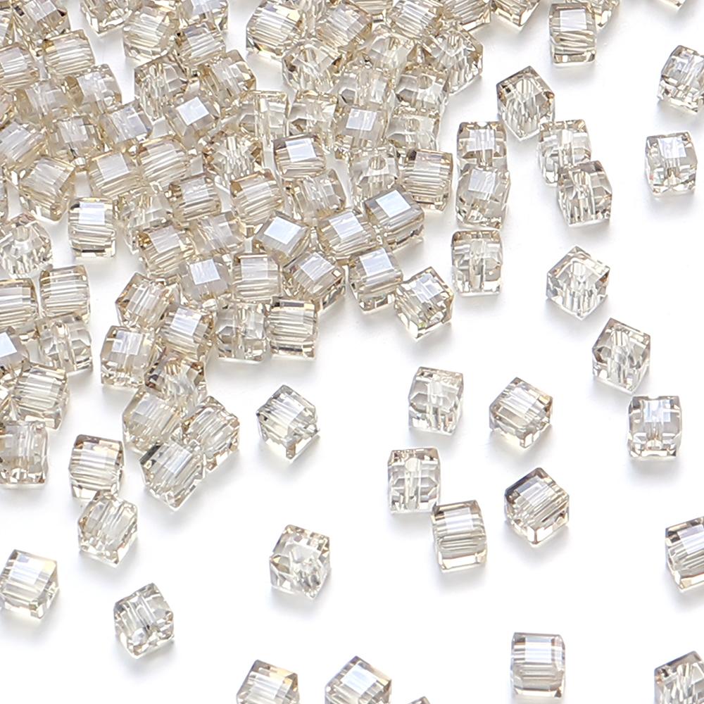 50 Pièces 4/6/8mm Cube Carré Facetté Cristal de Bohême Verre Perles Libres Artisanat pour Fabrication de Bijoux DIY Bracelet Collier Accessoires