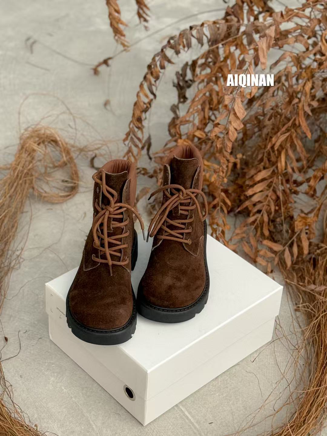 

Ботинки Мартин из полированной коровьей кожи, женские ботинки-локомотивы, новинка осени и зимы, круглый носок, толстый средний каблук, шнуровка, женские рыжие короткие ботинки 39 темно-коричневого