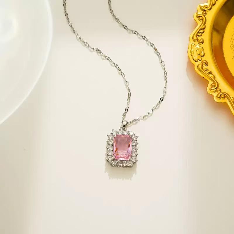 Vintage Titanium Steel Women's Pearl Pendant Necklace - Light Luxury Clavicle Chain
