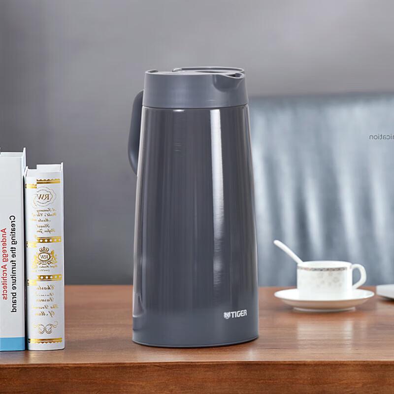 Tiger PWO-A20C Stainless Steel Vacuum Insulated Pitcher