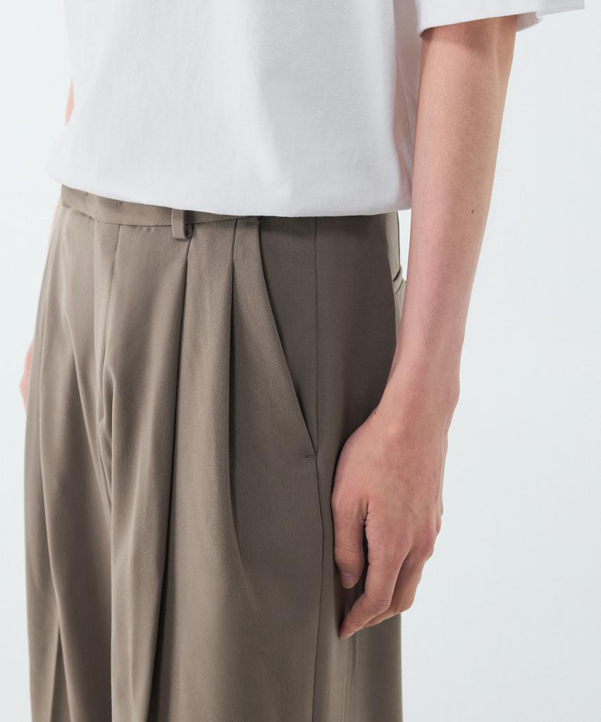 MUSINSA STANDARD Super Wide Hidden Banding Slacks [Dusty Beige]