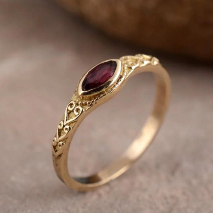 Ancient Gold Pattern Ring with Red Stone - Unique Fashion Design