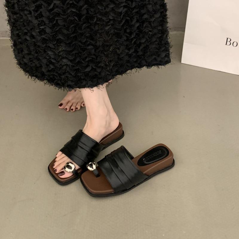 Set of toe pleated slippers women's summer wear new high-end not tired foot slope heel temperament cool slippers
