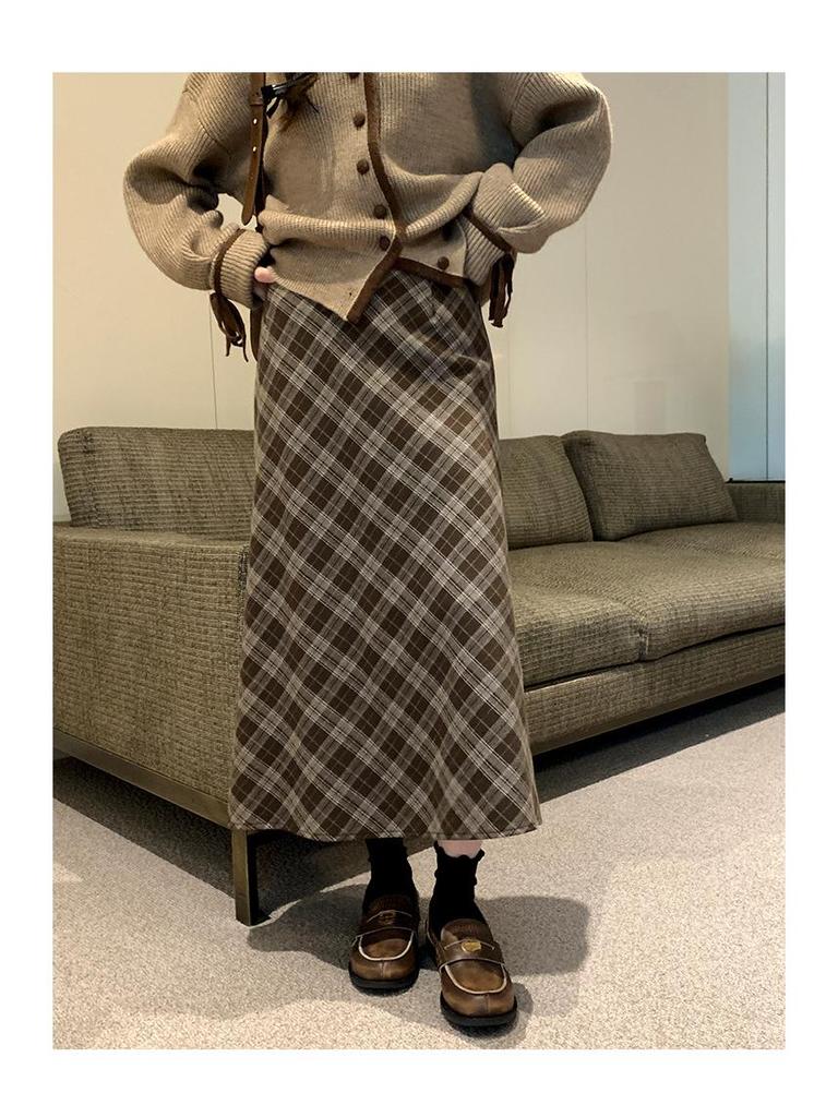 Середньодовга спідниця в клітинку з флісовою підкладкою - Зимова колекція 2025: Універсальна спідниця в стилі молочного чаю