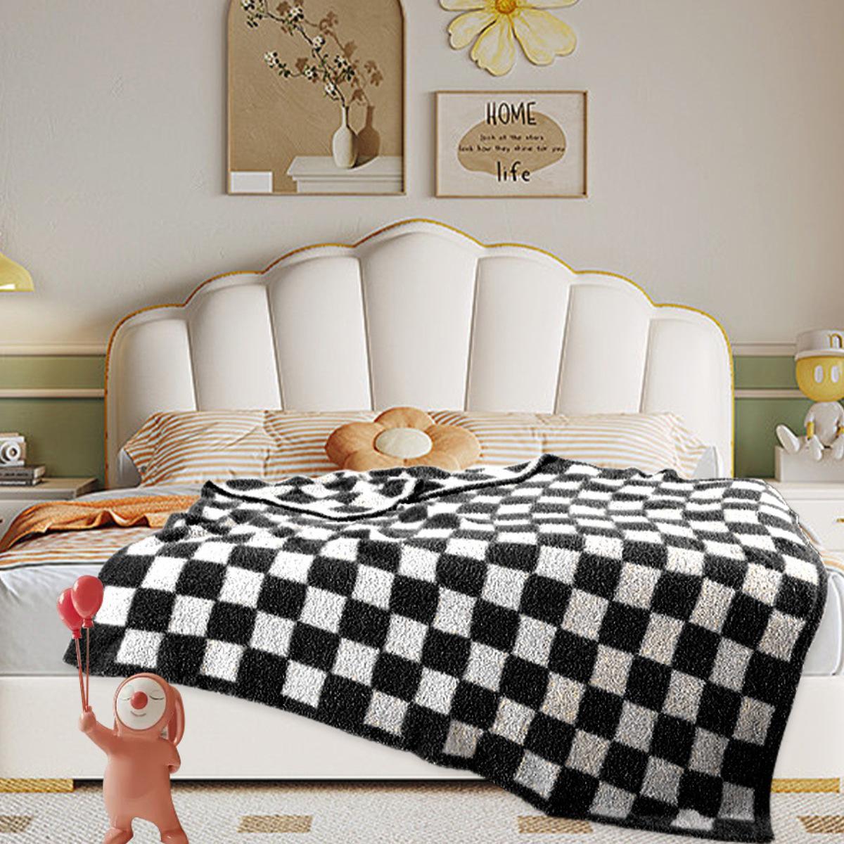 Hot Sale of The Season New Checkered Sofa Blanket Comfortable Plush Office Nap Blanket Soft Cozy Couch Cover Mat Home Decoration 125x150CM