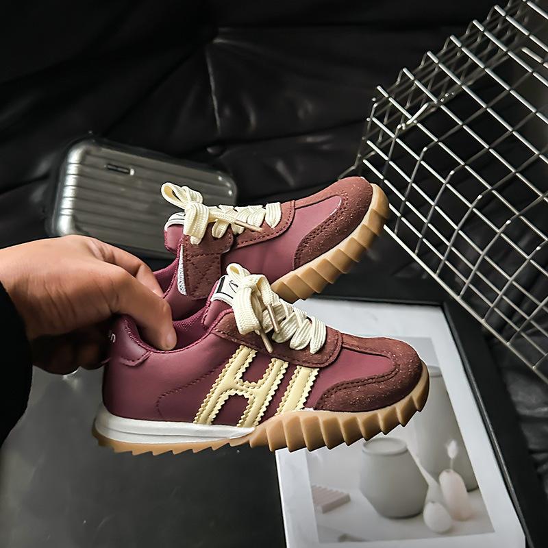 

Детские универсальные моральные тренировочные туфли 2025 весна и осень новые мальчики и девочки низкие кеды корейская версия повседневной спортивной обуви мода 30 бордовый