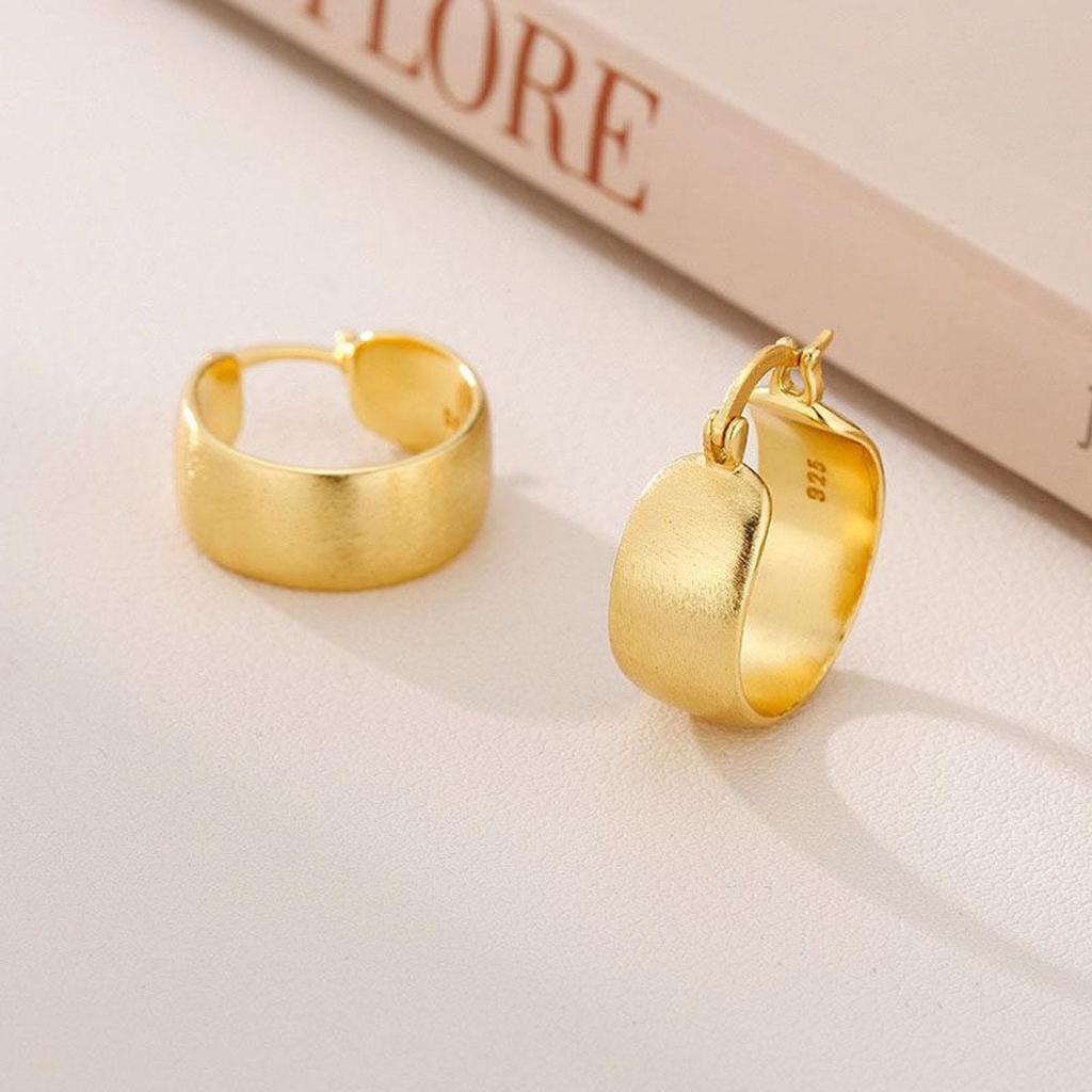 Retro European & American Hoop Earrings: Stylish Everyday Ear Cuffs for Women