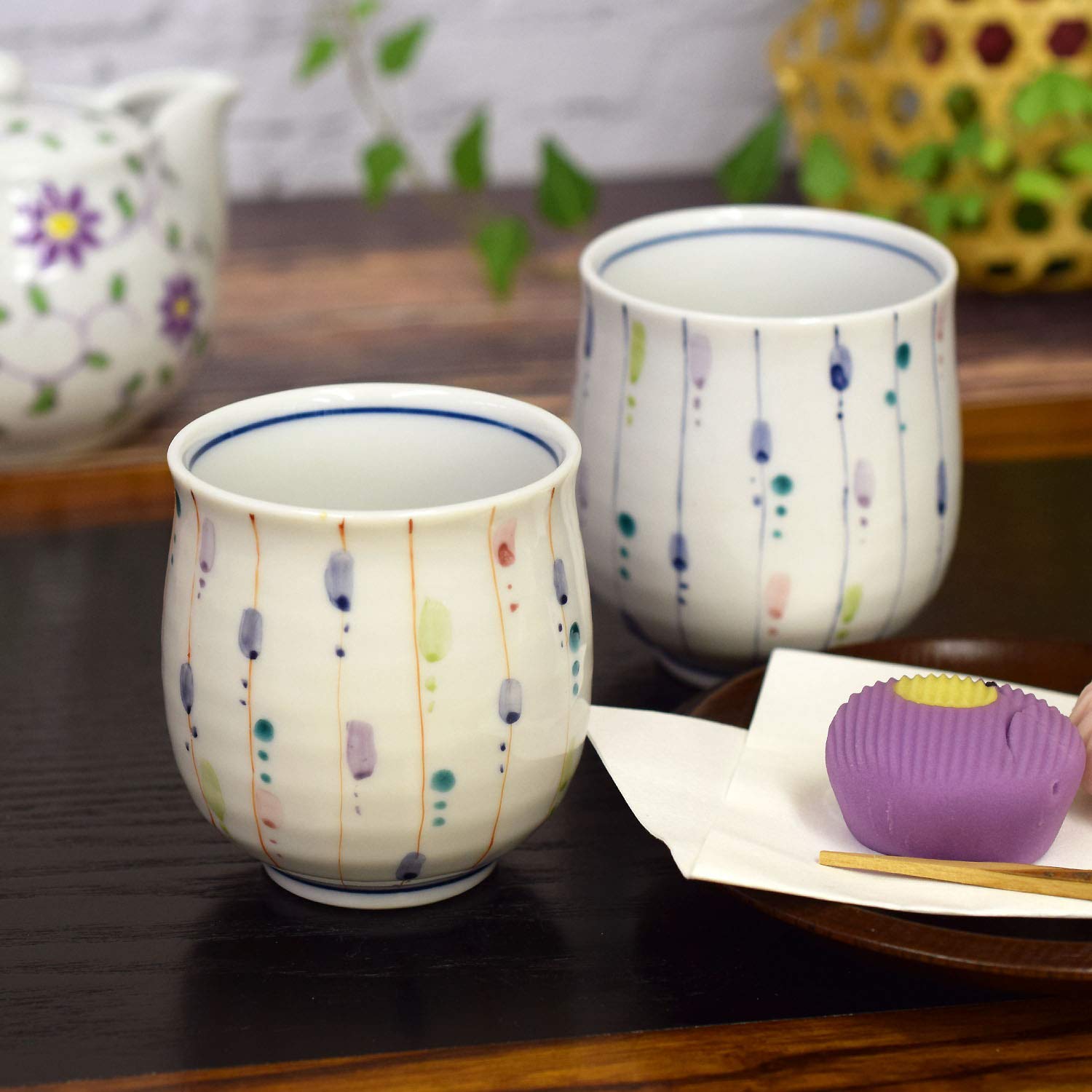 

Waza no Kura Stylish Pair of Kutani Ware Saijukusa Made in Perfect Gift for Wedding 60th 70th 77th 80th and 88th Teacups, Design, Japan, белый