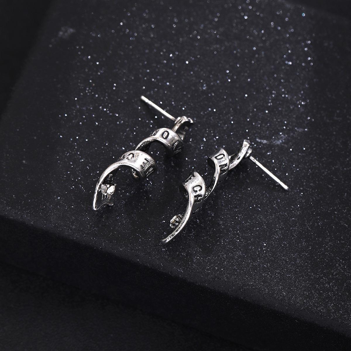 Серьги-гвоздики Спираль с буквой, инкрустированные бриллиантами, для женщин, Нишевые, Легкая роскошь, Высококачественное ощущение, Модные, Персональные, Серьги в холодном стиле