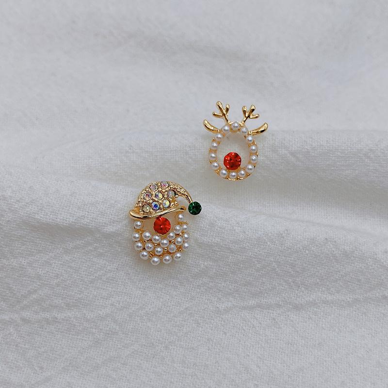 Asymmetrical Reindeer Stud Earrings: Fashionable & Unique High-End Christmas Ear Jewelry