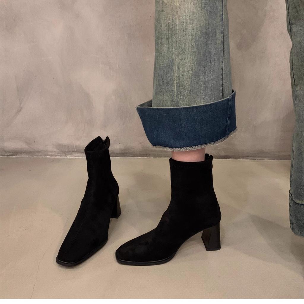 Hochhackige kleine Stiefeletten Wildleder Martin-Stiefel Damenschuhe neu Herbst und Winter Samt eckige Zehenpartie dünne kurze Stiefel