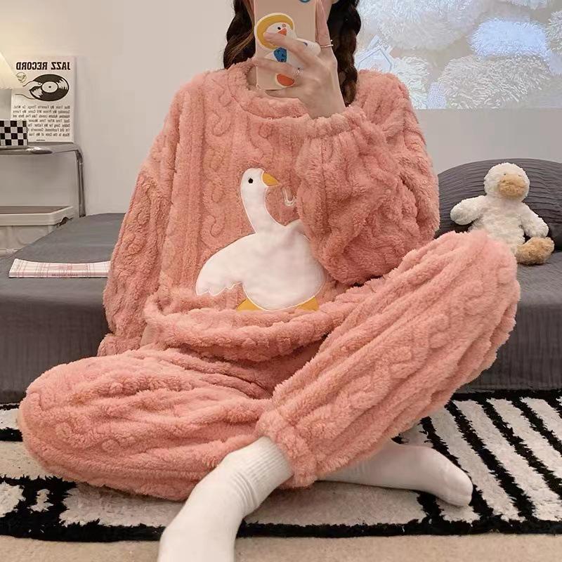 Women's Winter Coral Fleece Pajama Set: Cute, Thickened, Velvet Lined, Long Sleeve, Loose Flannel Homewear, Wearable Outdoors