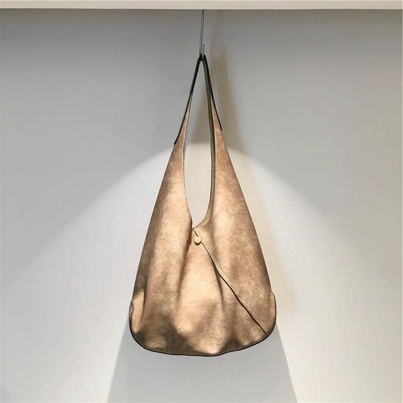 A Retro Soft Leather Single-shoulder Underarm Bag with A High-end Feel and A Large-capacity Commuter Tote Bag