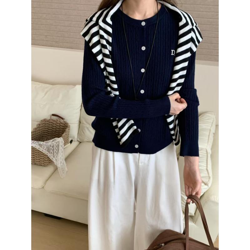 

Autumn and winter new twist embroidered long-sleeved knitted cardigan round neck soft waxy simple versatile sweater jacket women average size темно-синий