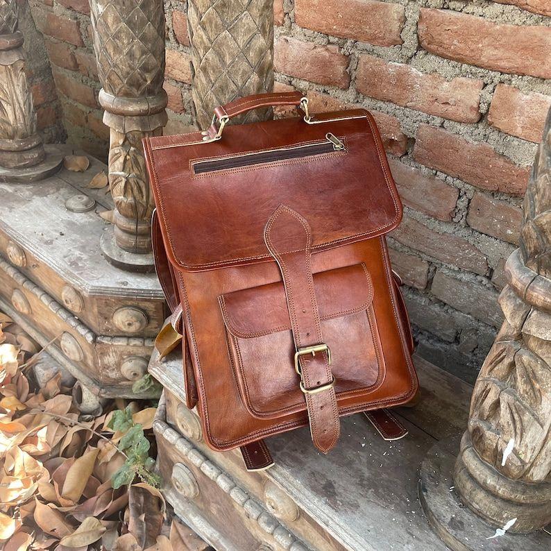 

Кожаный рюкзак Винтажная сумка для ноутбука Рождественский подарок Коричневый веганский кожаный рюкзак Сумка Колледж Рюкзак для книг Походный рюкзак для выходных Путешествий Подарок на Хэллоуин 16 x 12 x 5 in