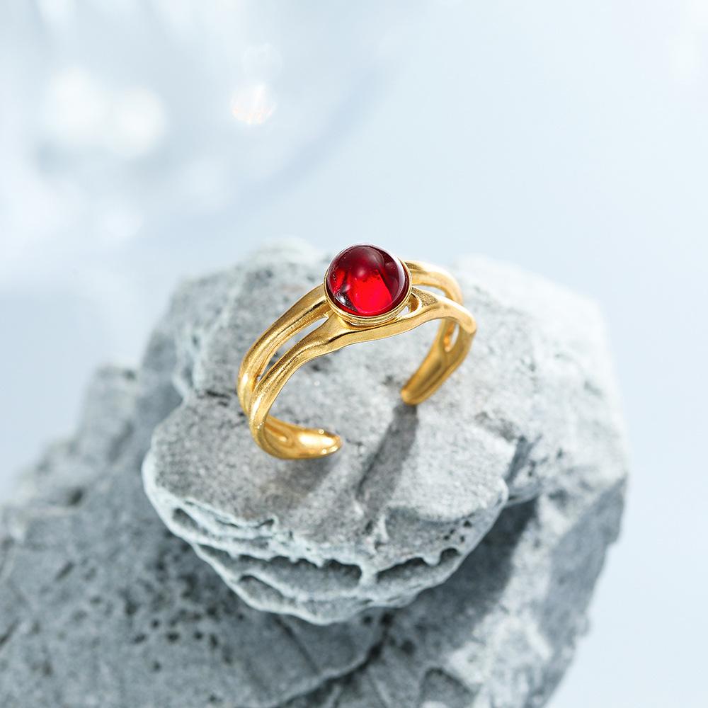 Gold-Tone Stainless Steel Hollow Finger Ring for Women - Non-Fading, Openable, Simple Design.