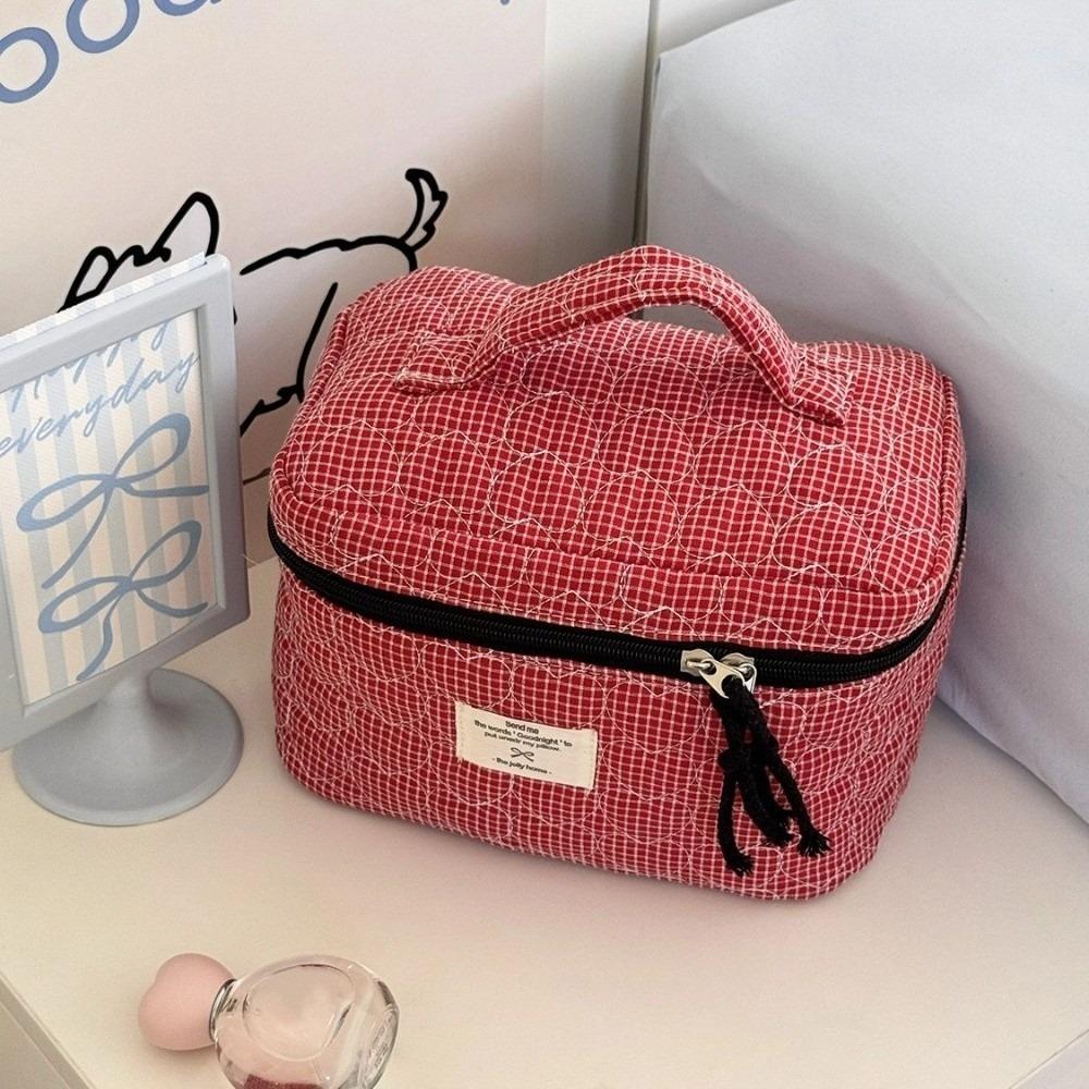 Classic Quilted Heart Makeup Bag Large Capacity Zipper Cosmetic Bag Korean Style Plaid Toiletry Pouch Outdoor