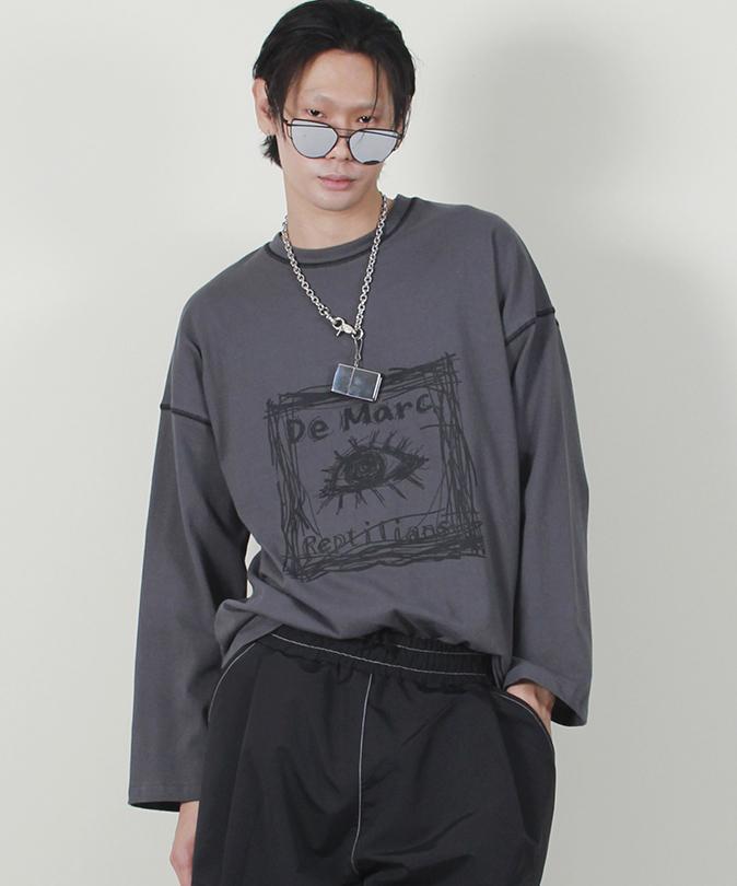 Deumakeu Square Graphic Stitch Long Sleeve T-Shirt Charcoal