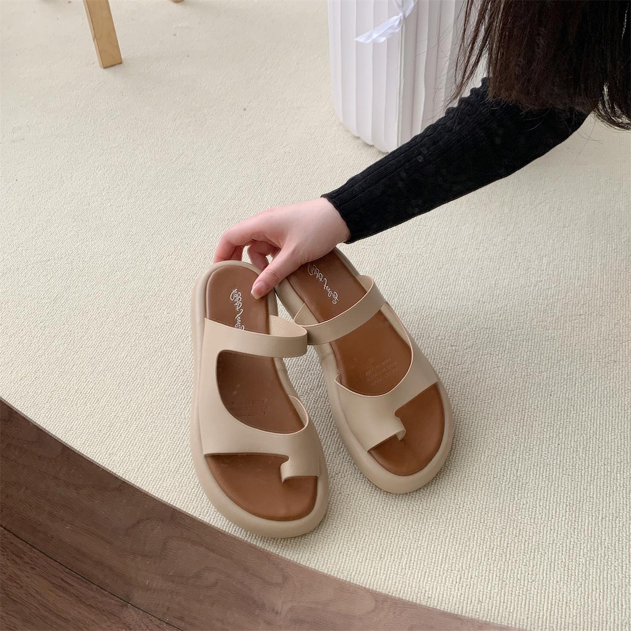 

Французские крутые тапочки женские 2025 лето новый нишевый дизайн тапочки на платформе интернет-знаменитость модный комплект носок пляжная обувь 39