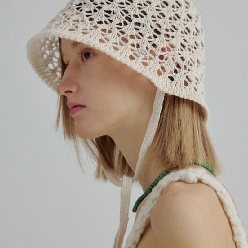 Marchen Roide Strap Bucket Hat_3color