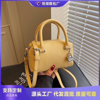 Niche High-end Sense Portable Small Bag Women's Summer New Simple Pillow Bag Versatile Messenger Bag