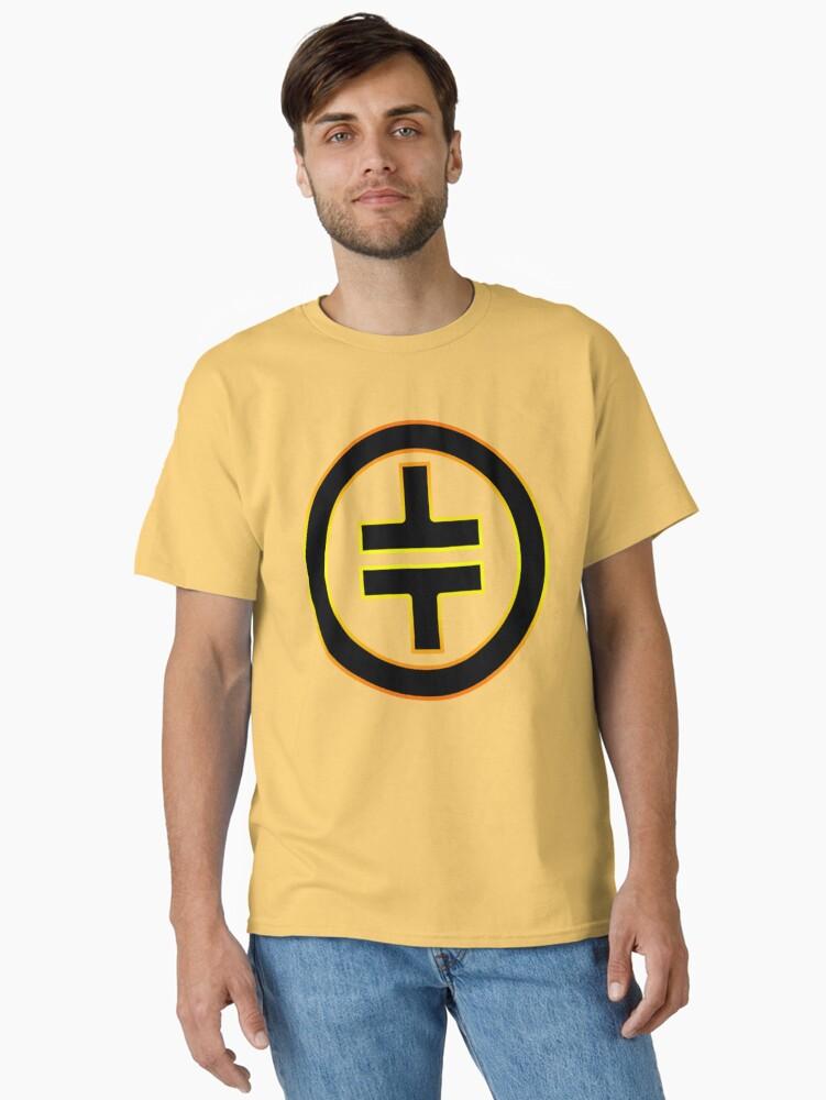TT Fited Classic T-Shirt