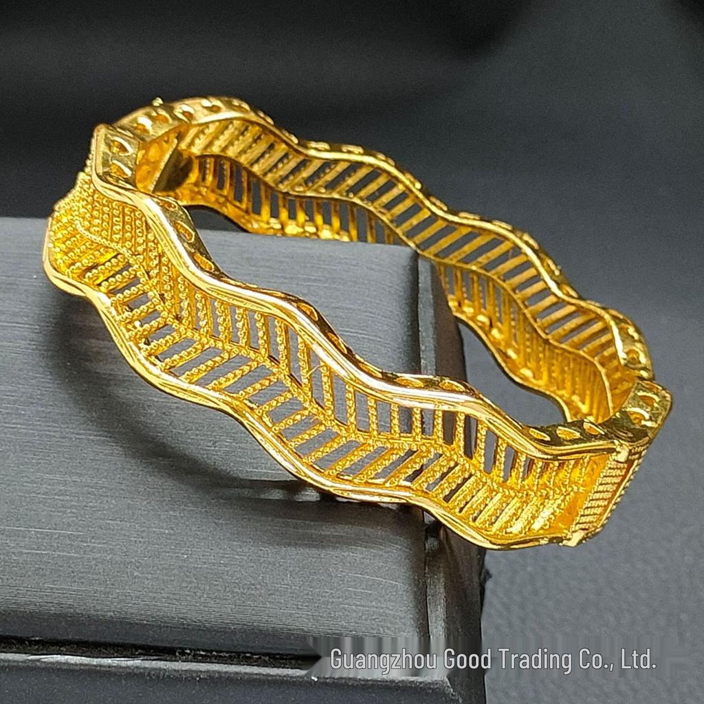 24k Gold Carved Buckle Bracelet: Fade-Resistant Women's Middle East Dubai Jewelry In Vietnamese Sand Gold