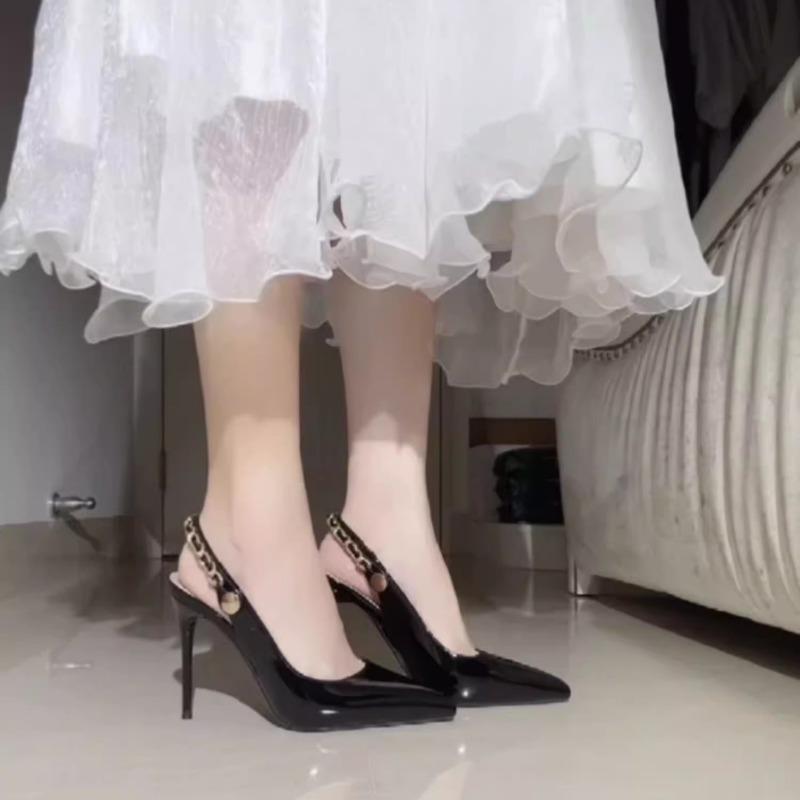 Mode Damen Temperament Stiletto Sandalen Sommer Neu Spitzkopf Flachmaul Metallkette Rutschfest Verschleißfest Hohe Absätze