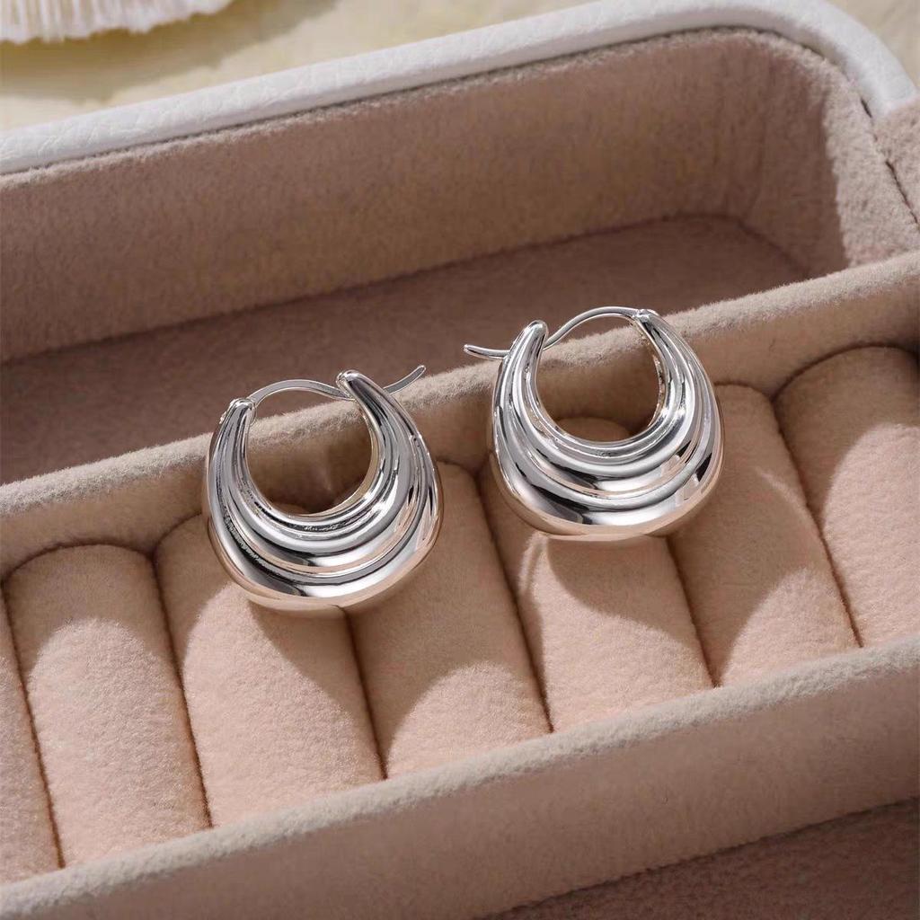 Silver Needle Geometric Heart Hoop Earrings - Retro & High-End Style for a Bold Look