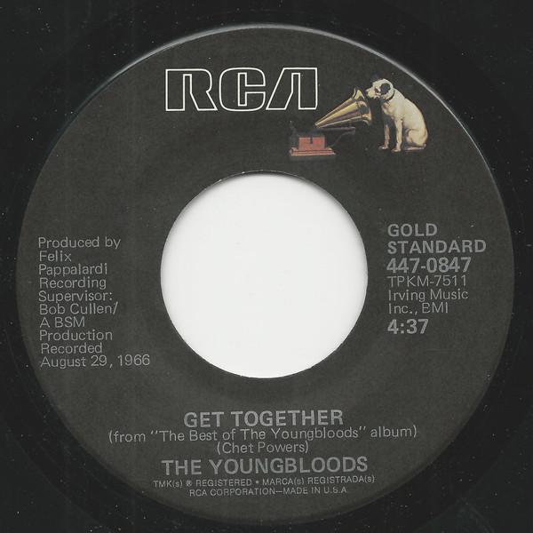 7-дюймовая пластинка YOUNGBLOODS - Get Together / Darkness, Darkness 4470847 RCA США Рок Б/у