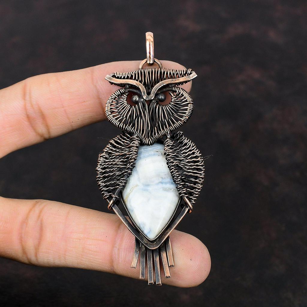 Blauer Scheelit Anhänger Kupferdraht umwickelter Anhänger Edelsteinanhänger Kupferschmuck Handgefertigter Eulenanhänger Verlobungsgeschenk Drahtumwickelter Schmuck