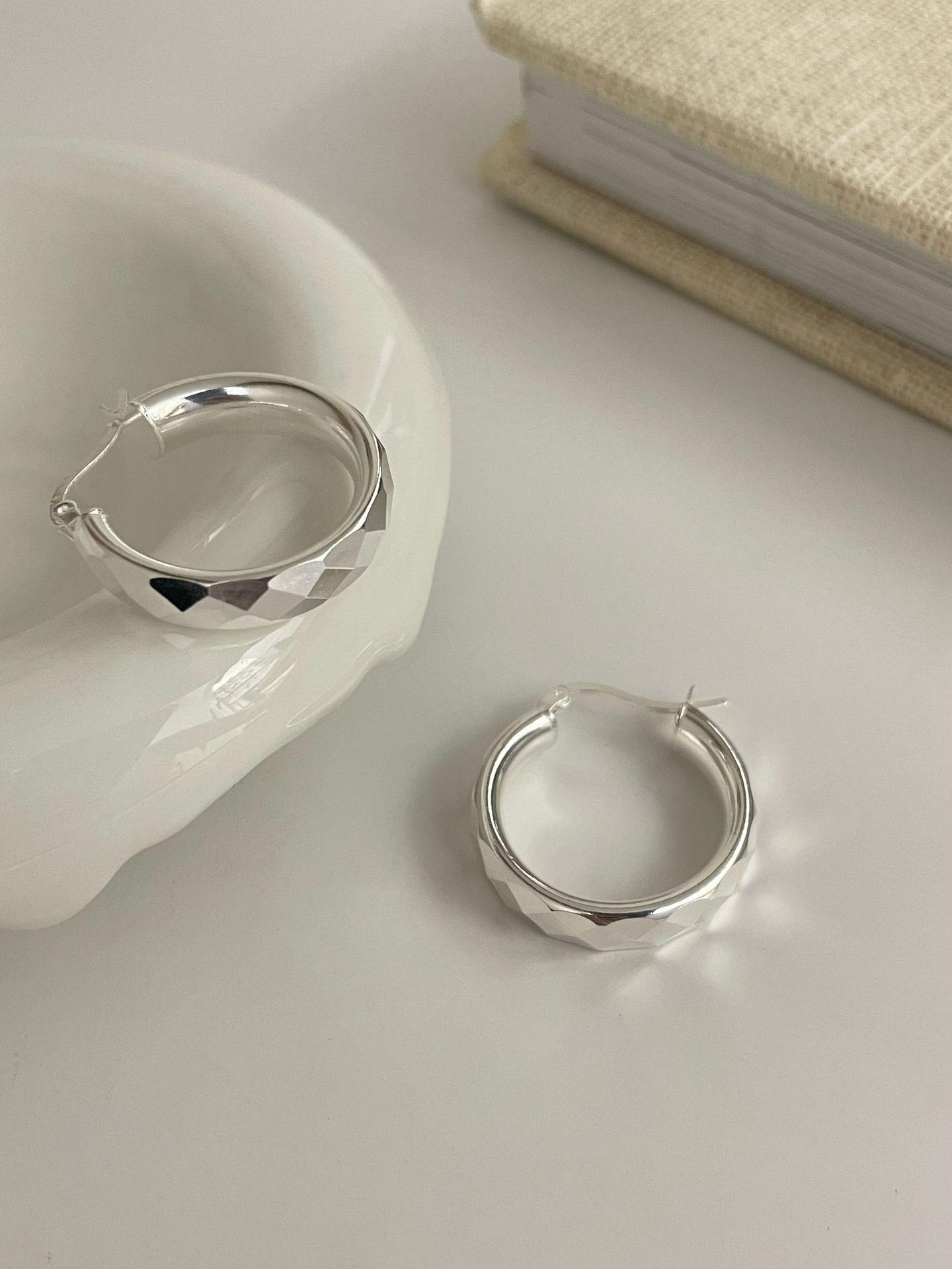 Su Chuang S925 Sterling Silver Rhombus Faceted Hoop Earrings for Women - European American Round Ear Clips. 925 Silver