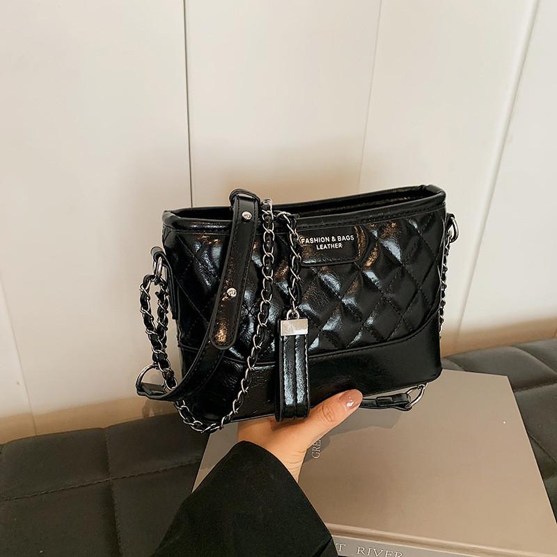 Ielgy Chain Shoulder Messenger Bag Fashionable All-Match Diamond Stray Bag