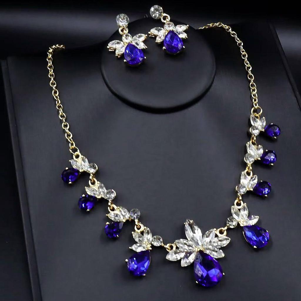 Emerald Green Geometric Necklace & Earring Set with Temperament Ear Hooks and Trendy Clavicle Chain.