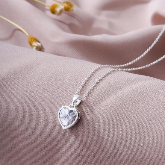 Stylový náhrdelník se srdíčkem zářící robustní dárek k Valentýnu