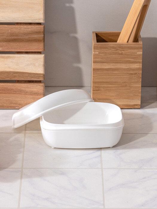 BLANC Soap Dispenser with Lid white
