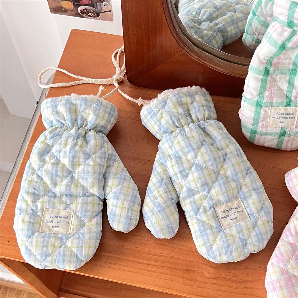 Korean Cute Winter Gloves & Neck Warmer: Thick Velvet for Women & Men, Ideal for Cycling & Riding, Perfect for Students' Cold Protection