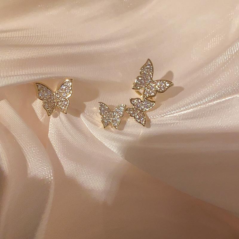 

Серьги высокого класса нишевые универсальные серьги-гвоздики бабочка легкая роскошь темперамент 2025 новые серьги интернет-знаменитости женские