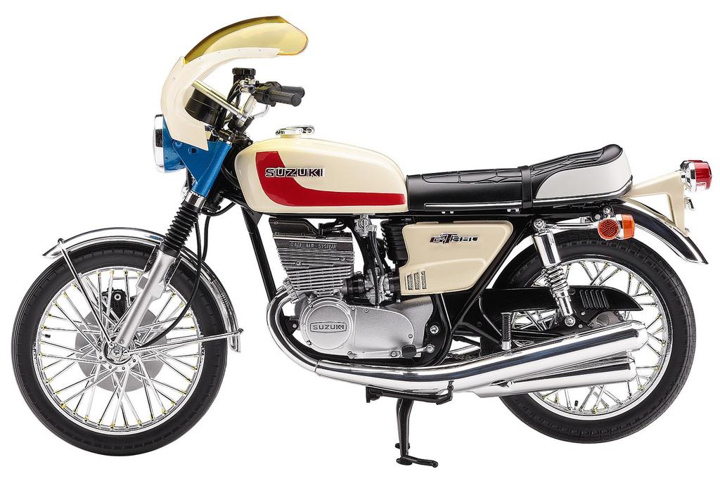 Hasegawa Kamen Rider Takeshi Motorcycle Suzuki GT380 B Scale Plastic Model Kit SP377 Hongo's 1/12