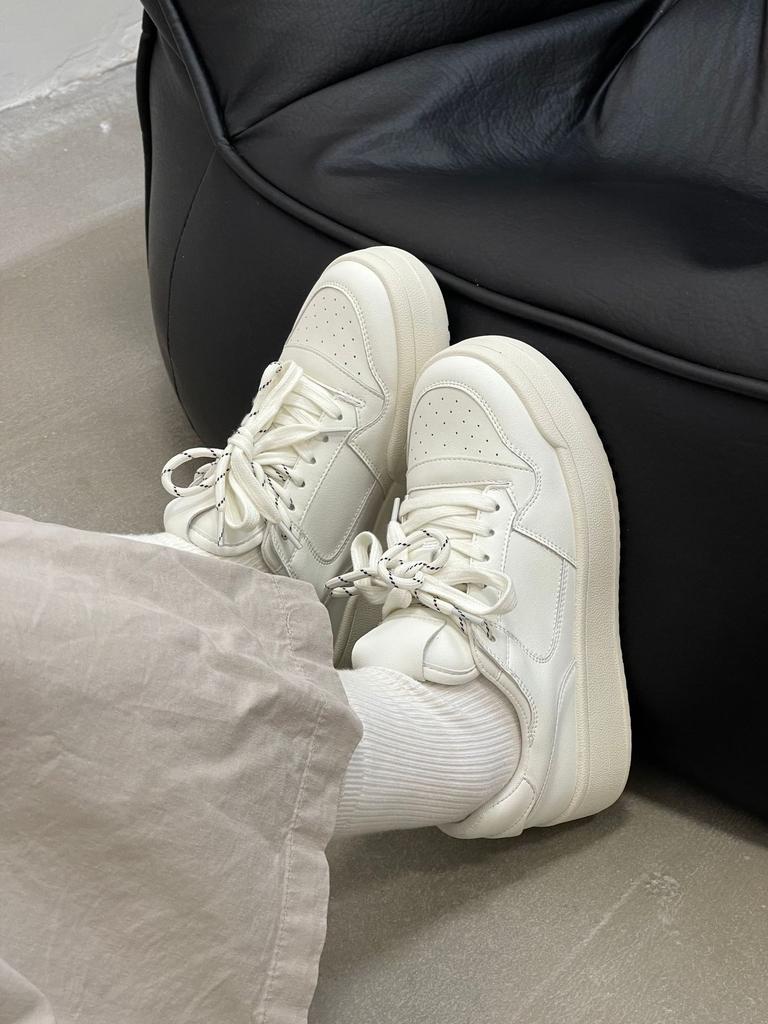 Genuine Leather Thick Sole White Shoes for Women  Autumn  Versatile Round Toe Sponge Cake Sole Lace-up Casual Board Shoes