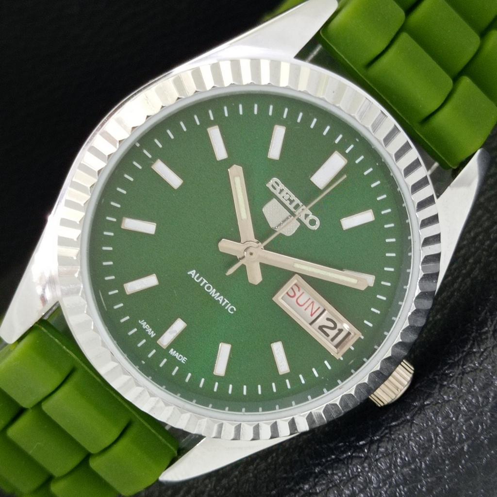 

VINTAGE SEIKO 5 AUTOMATIC REFURBISHED JAPAN MENS GREEN DIAL WATCH a440589-4 Sk-a440589